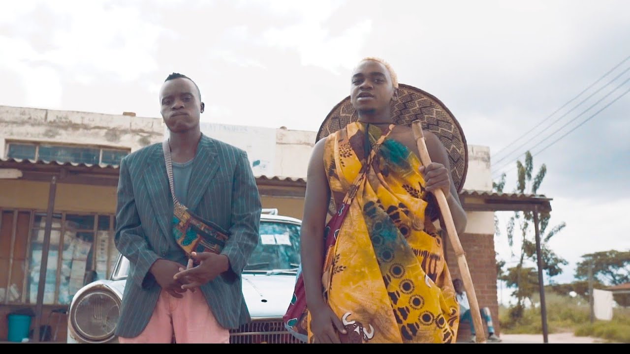 Ti Gonzi and Ishan performing Kure