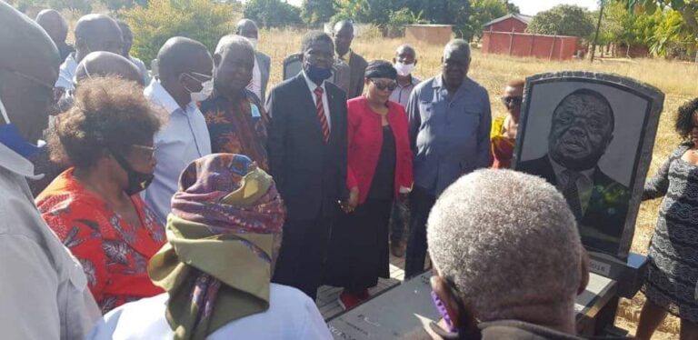 Khupe, Komichi perform rituals at Tsvangirai grave in Buhera: Video