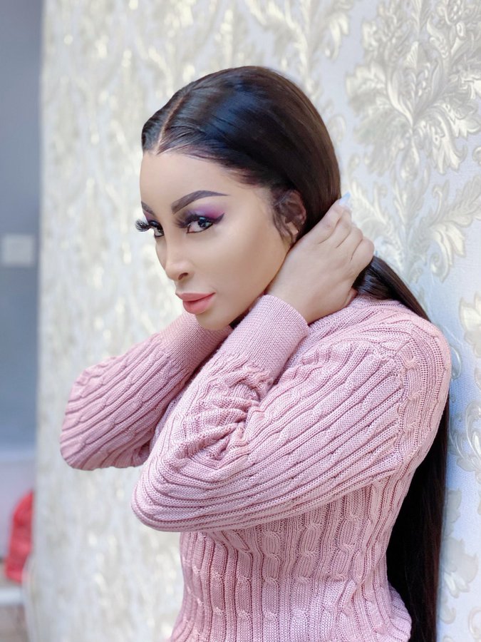 Khanyi Mbau telling stories of her first encounters with sugardaddy Mandla Mthembu