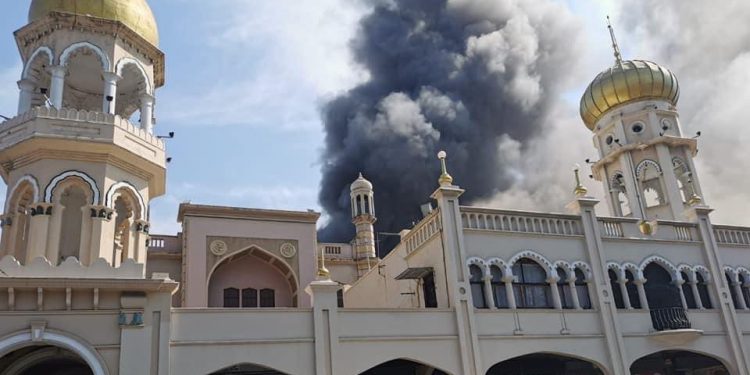 Grey Street Mosque in Durban on Fire savannanews.com