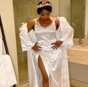 Brenda Mhlongo Biography: Age, Husband, Children, Music, Awards, Fashion, Travelling, Cars, Net worth, Imbewu