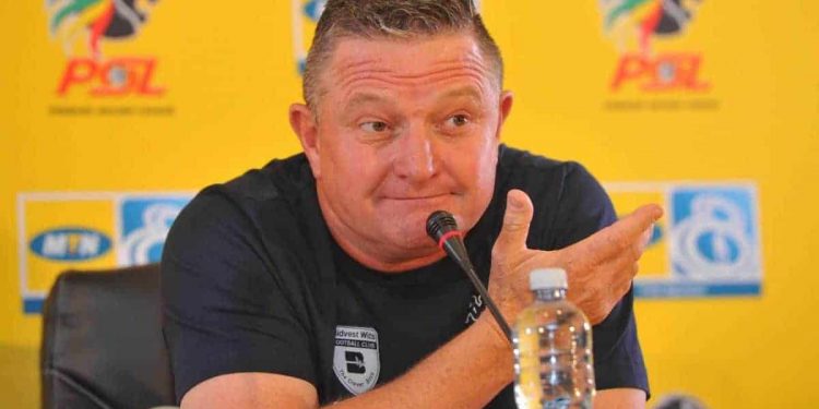 kaizer chiefs signs gavin hunt