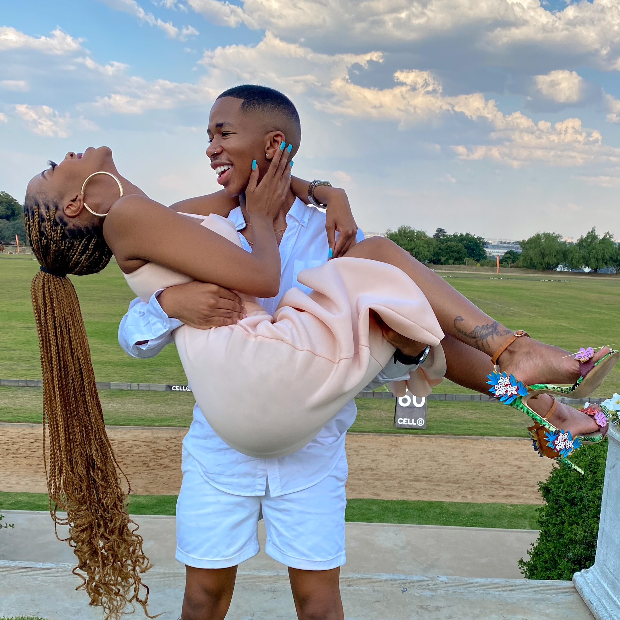 lasizwe show off girlfriend