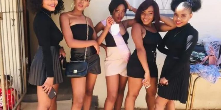 Lasizwe's John Vuli Gate Challenge Leaves Mzansi In Stitches