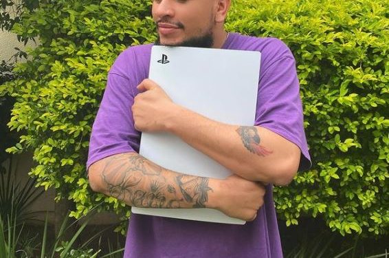 AKA gets an expensive gift