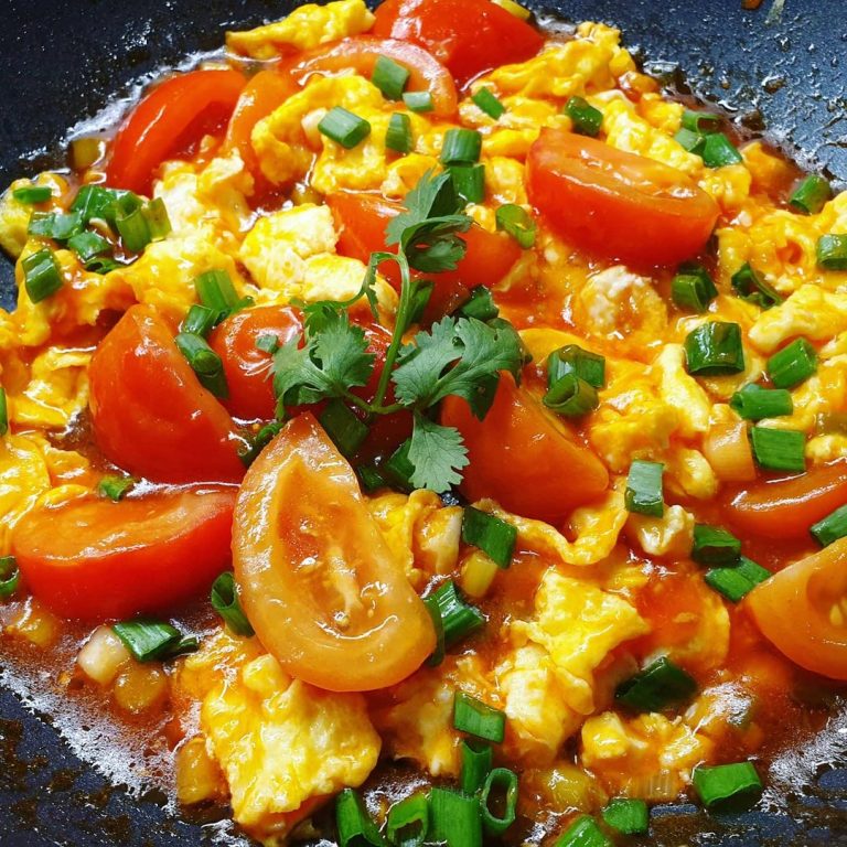 Recipe; How To Cook Scrambled Eggs With Tomatoes