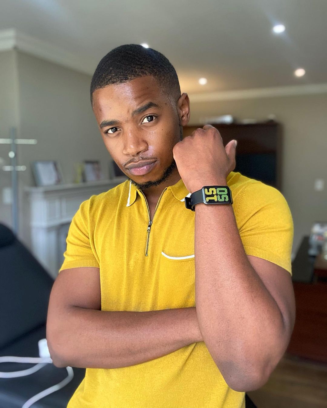 Sandile Mahlangu Biography: Age, Girlfriend, TV Roles, Insta Pics, Fashion, Net Worth, Scandal!