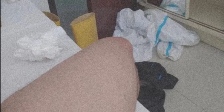 nurse strips PPE to have sex with covid-19 patient