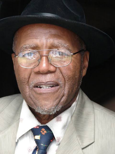 Veteran actor, Dr Sam Phillips dies. 