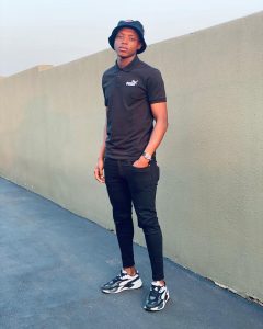 Zakhele Lepasa Biography, Age, Career, Baby, Wife, Car, Net Worth, Orlando Pirates (4)