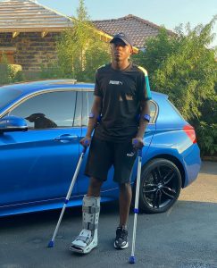 Zakhele Lepasa Biography, Age, Career, Baby, Wife, Car, Net Worth, Orlando Pirates (4)