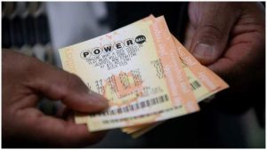 Unlucky Girlfriend Dumps Boyfriend Hours Before He Wins The Powerball