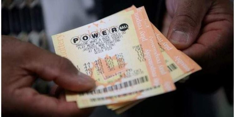 Unlucky Girlfriend Dumps Boyfriend Hours Before He Wins The Powerball