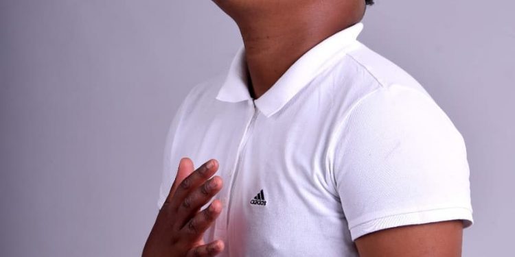 Who is the man behind the chorus of 'Mali eningi'