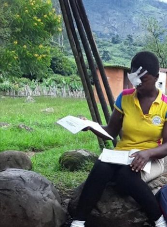 I told my husband to remove his shoes, wife laments after hubby plucks off her eye