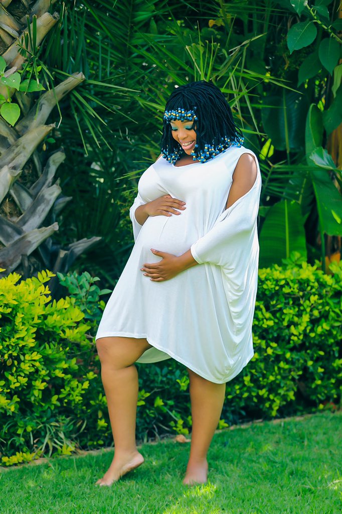 Pictures: Relebogile Mabotja shows off her baby bump
