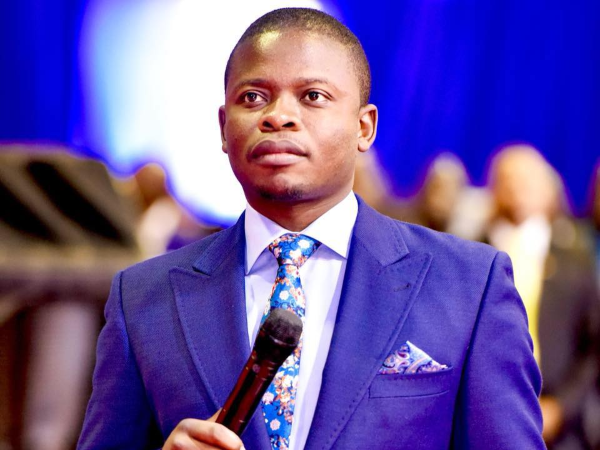 Pictures: Devoted South Africans flock to Malawi to be baptized by runaway prophet Bushiri