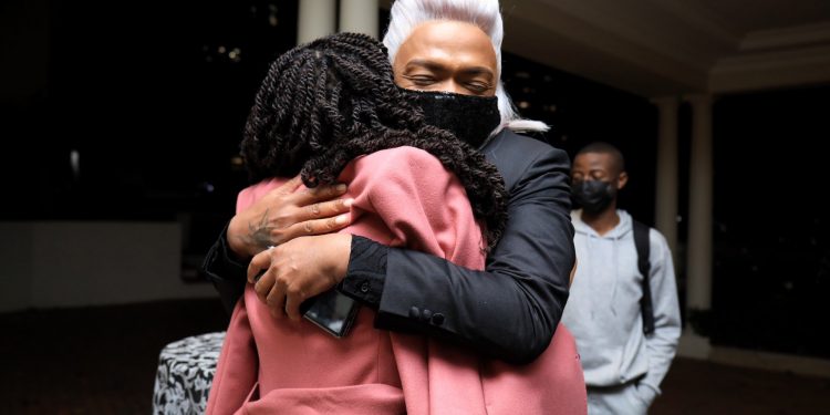 Pictures: Mzansi trolls Somizi’s fancy hairdo