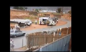 Video: Cops dressed down and robbed of guns in Tembisa