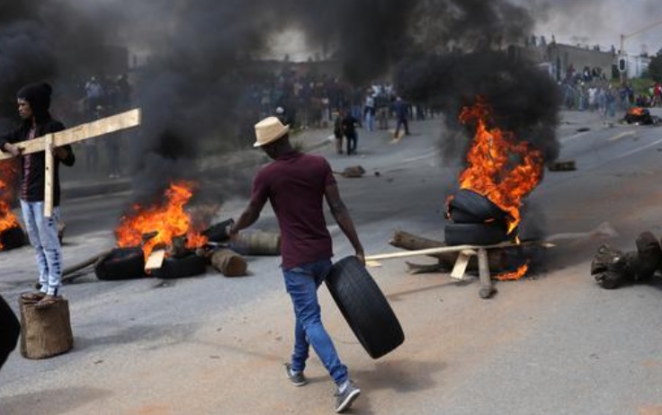 Videos: Protests flare up in KwaZulu-Natal after Zuma's arrest