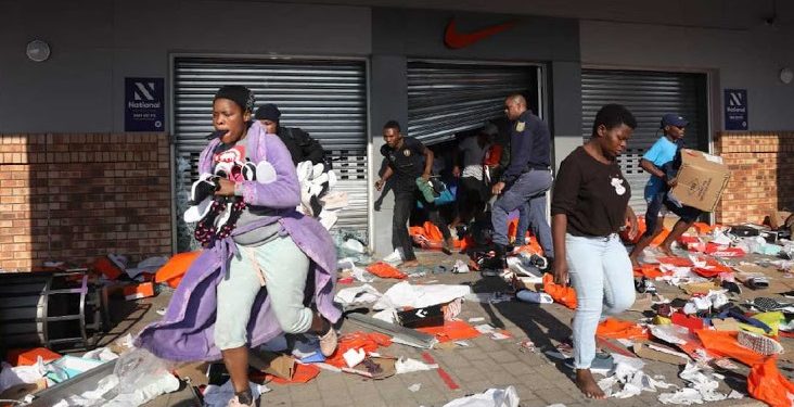 Former Head of State Security Agency’s (SSA) Thulani Dlomo amongst civil unrest masterminders suspects