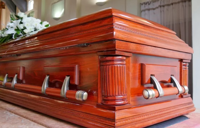 Watch: 'Dead Man' stuns mourners, wakes Up In Coffin!