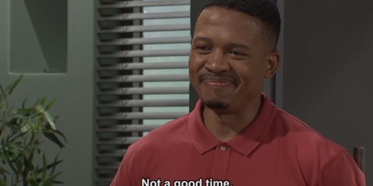 Sphe's a surprise visit to Winston