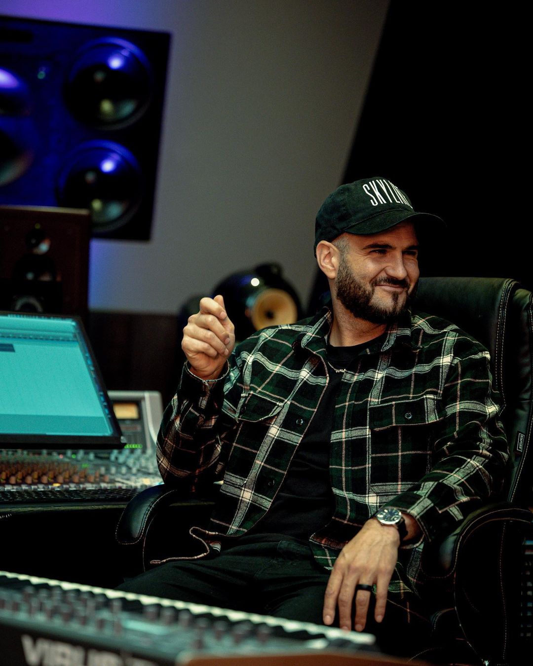 J'Something wows Mzansi as he samples Nomfundo Moh's song Phakade Lami