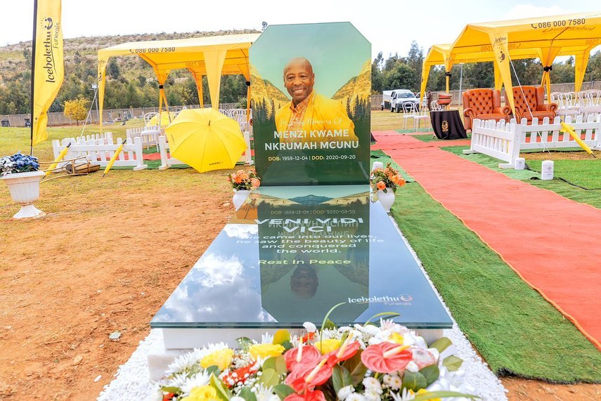 Menzi Mcunu tombstone