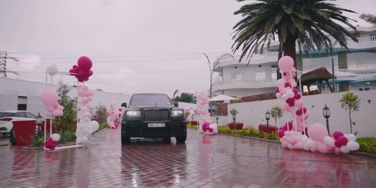 Tamia Mpisane and her daughter Miaandy get a huge welcome home party