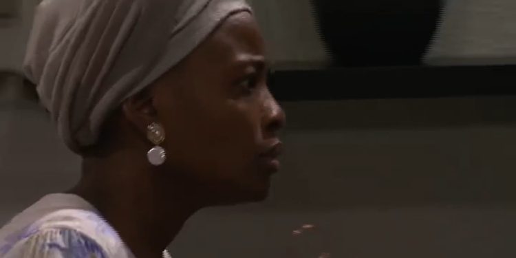 The Royals learn of Mulimisi's return and immediately summon him