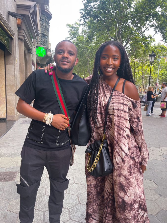Kabza De Small meets a Zimbabwean singer Tinashe Masawi in Barcelona. Image: Twitter/TinasheMasawi