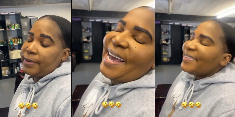 Gomora actress 'Zodwa' Sanna Mchunu singing along to TKZee's Dlala Mapantsula.