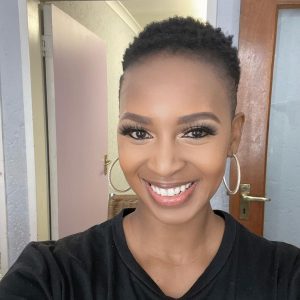 Gomora actress Thathi 'Katlego Dankie's fine dance moves alongside Gugu 'Velile Makhoba'.