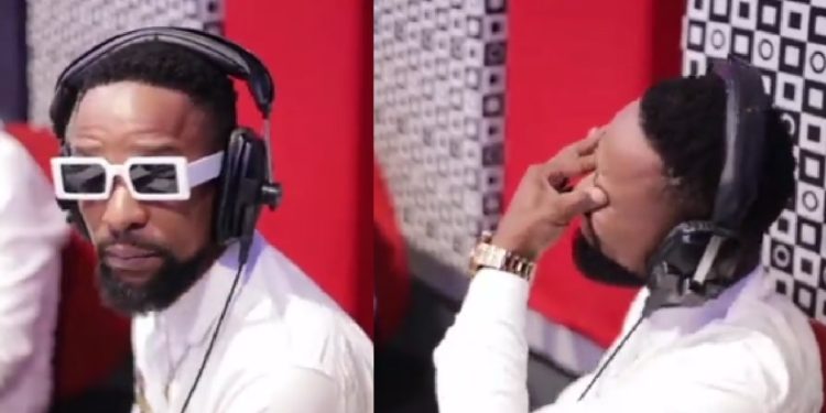 SK Khoza cries as he talks about his bedroom scandal during an interview at Gagasini FM - Source: Instagram