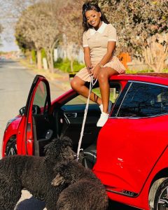 Fired Gomora actress 'Asanda' Bukiwe Keva flaunts her new car a few days after her Vic falls vacation.