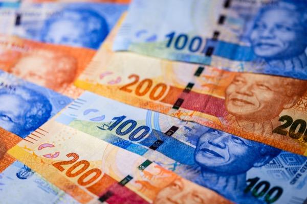 Polokwane teacher scammed of R800 000 by a foreign boyfriend