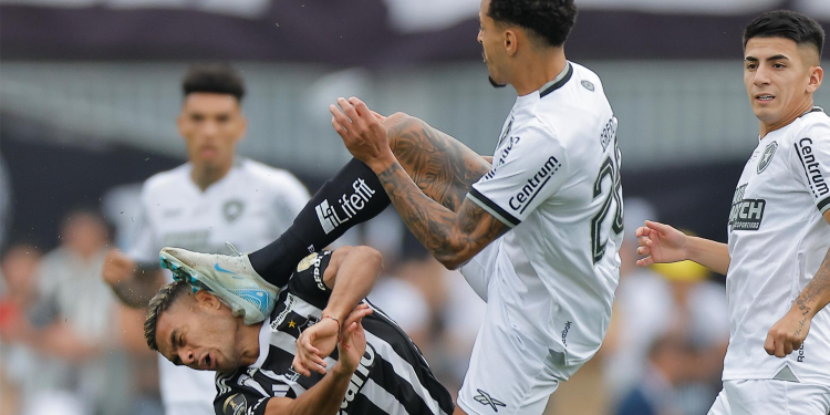 The fastest red card in the history of the Copa Libertadores final