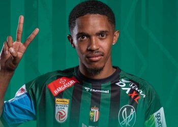 Antonio van Wyk is linked with Mamelodi Sundowns